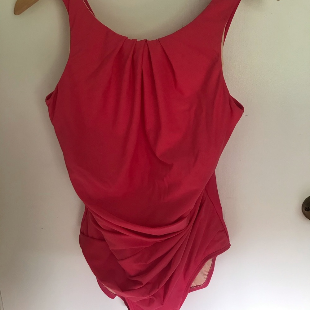 Miraclesuit size 16